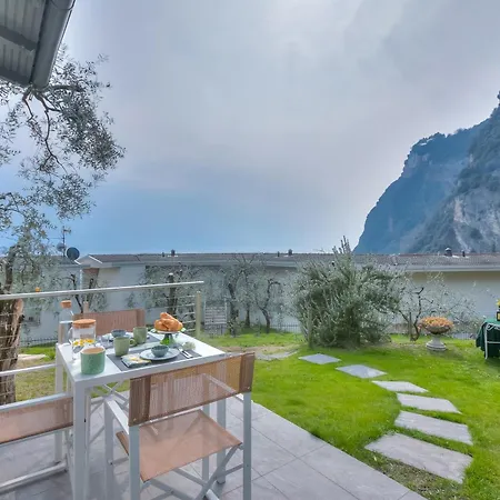 Relais Nanzello Garda Living 1 And 2 Limone sul Garda